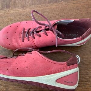 ECCO Women's Pink Sneakers